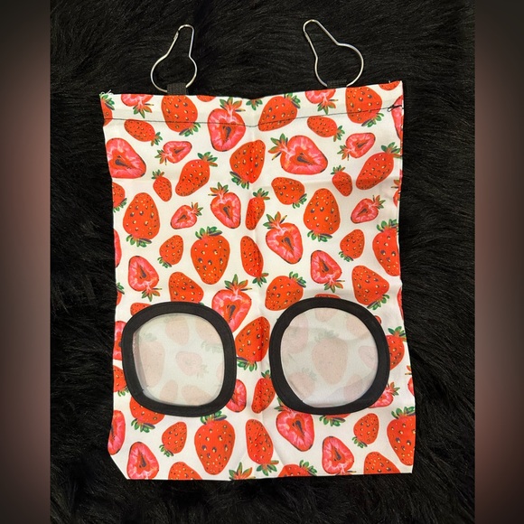 Pet Feeder for small pets Hay or grass or straw hanging NEW - Picture 3 of 5